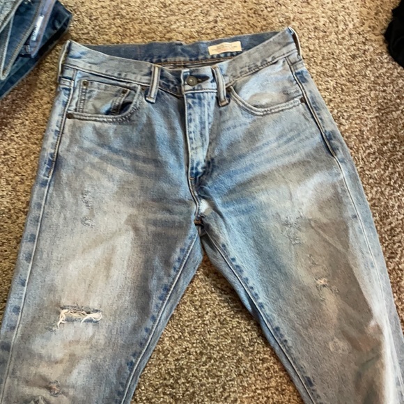 Levis - Picture 2 of 2
